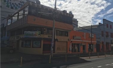 VENDO EDIFICIO RENTERO ESQUINERO LOCALES -RESTAURANTE- MARISCAL