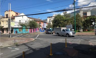 VENDO EDIFICIO RENTERO ESQUINERO LOCALES -RESTAURANTE- MARISCAL