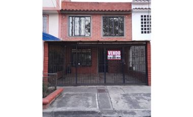 Barrio Poblado Comfaunión - Casa de dos pisos en venta Palmira Valle