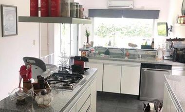 Moderna casa en Los Sauces Pilar