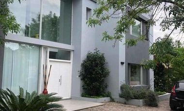 Moderna casa en Los Sauces Pilar