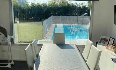 Moderna casa en Los Sauces Pilar