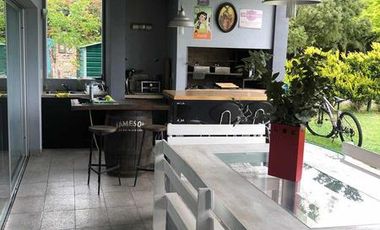 Moderna casa en Los Sauces Pilar