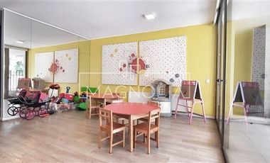 Duplex 3 dormitorios quincho privado + 2 esta, en Las Condes