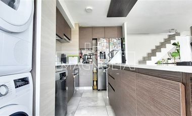 Duplex 3 dormitorios quincho privado + 2 esta, en Las Condes