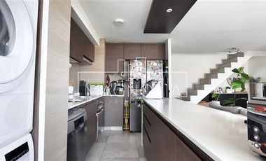 Duplex 3 dormitorios quincho privado + 2 esta, en Las Condes