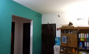 Excelente propiedad multifamiliar, dos casa de tres ambientes sobre lote de 10 x 35 en Garin