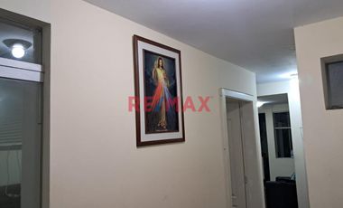 UBICACIÓN ESTRÁTEGICA:  Departamento 101 MZ - C LOTE - 41 Urb. Las Hortencias de California - Distrito de Victor Larco Herrera.

¡ Zona Privilegiada