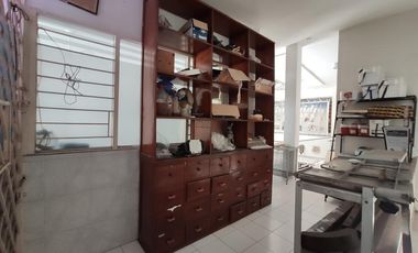 casa-local en venta en latino. Cod V26304