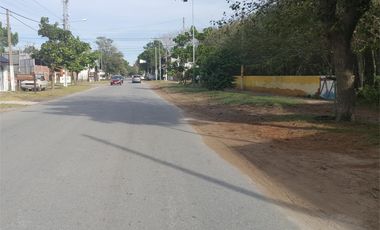 Casa con local en excelente ubicación en Las Toninas