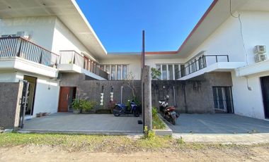 Villa Baru 4 Kamar 300 meter dari Pantai di Berawa Canggu
