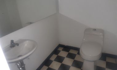 oficina en arriendo en chico reservado. Cod A59