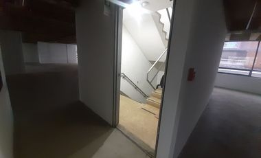 oficina en arriendo en chico reservado. Cod A59