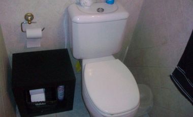 Triplex de categoría ubicado en Barrio cerrado Adrogué Village , a 300 metros de la Avenida Espora.