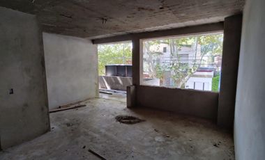 Excelente departamento  3 ambientes con cochera privada.