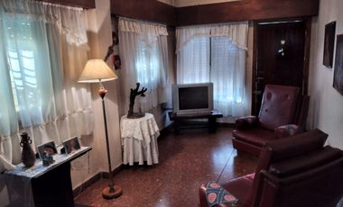 Casa para 2 Familias en venta en Villa Dominico