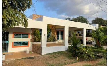 VENDO CASA EN LA CHORRERA BARRIO COLON BARRIO TORNO  5R