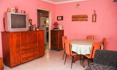 Casa 3 amb. + departamento con entrada independiente