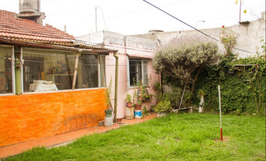 Casa 3 amb. + departamento con entrada independiente