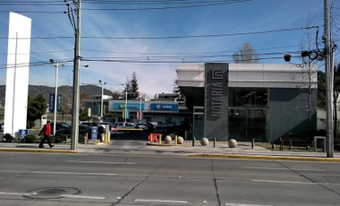 Local Comercial en Arriendo en Strip Center – Small Service