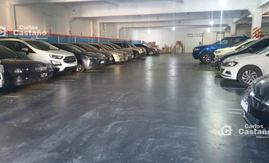 Enorme PH de 26x42M con capacidad para múltiples autos.