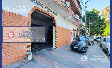 Enorme PH de 26x42M con capacidad para múltiples autos.