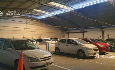 Enorme PH de 26x42M con capacidad para múltiples autos.