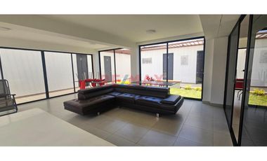 Venta De Casa De Campo Multifuncional En Campiña De Moche