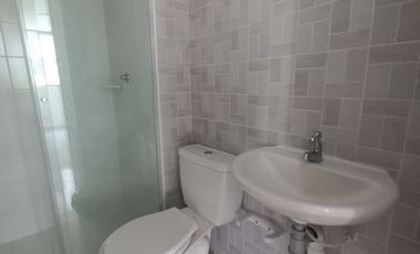 apartamento en arriendo en c.r escarlata piso 2 sin ascensor. Cod A13717