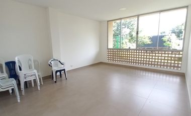 apartamento en arriendo en c.r escarlata piso 2 sin ascensor. Cod A13717
