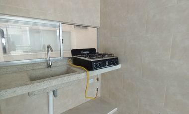 apartamento en arriendo en c.r escarlata piso 2 sin ascensor. Cod A13717