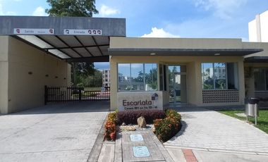 apartamento en arriendo en c.r escarlata piso 2 sin ascensor. Cod A13717