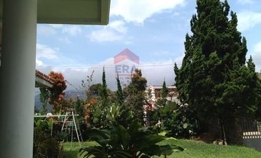 Rumah/Villa siap huni di tengah pusat turisme di cibodas