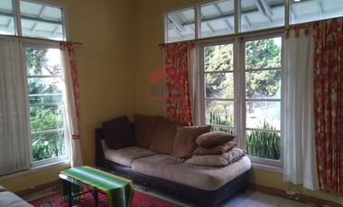 Rumah/Villa siap huni di tengah pusat turisme di cibodas