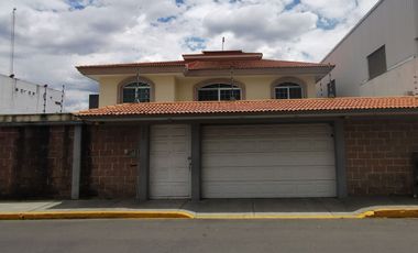Casa en Renta con uso de suelo Mixto