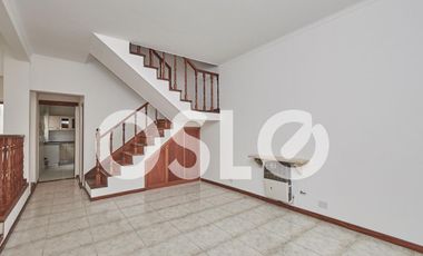 Espectacular casa de 3 pisos a Metros de Libertador. Visitala