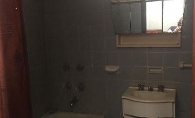 Casa con detalles a refaccionar, Junín (BA).