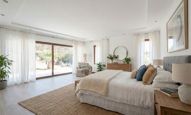 Exclusiva Casa en venta de 6 dorm. en Curacaví