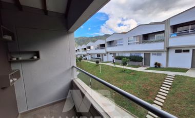 casa en venta en girardota. Cod V55218