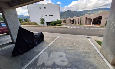 casa en venta en girardota. Cod V55218