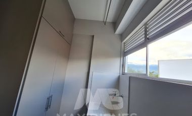 casa en venta en girardota. Cod V55218