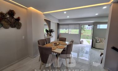 casa en venta en girardota. Cod V55218