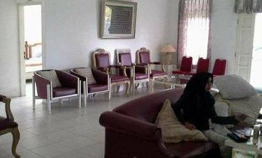 Villa Asri 12 Kamar di Desa Cimacan Cipanas Cianjur