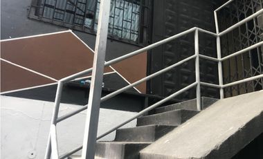 VENDO PROPIEDAD RENTERA JUAN LEON MERA-MARISCAL RESTAURANTES-LOCALES