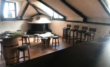 VENDO PROPIEDAD RENTERA JUAN LEON MERA-MARISCAL RESTAURANTES-LOCALES