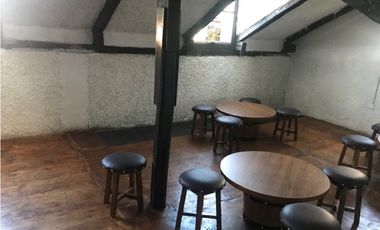 VENDO PROPIEDAD RENTERA JUAN LEON MERA-MARISCAL RESTAURANTES-LOCALES