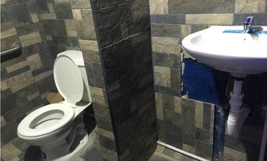 VENDO PROPIEDAD RENTERA JUAN LEON MERA-MARISCAL RESTAURANTES-LOCALES