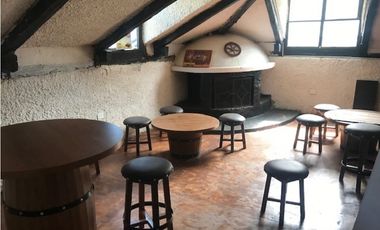 VENDO PROPIEDAD RENTERA JUAN LEON MERA-MARISCAL RESTAURANTES-LOCALES