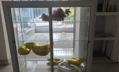 De Oportunidad Venta de Casa con 2 Locales y 2 Apartamentos barrio Blas de Lezo.