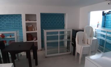 De Oportunidad Venta de Casa con 2 Locales y 2 Apartamentos barrio Blas de Lezo.